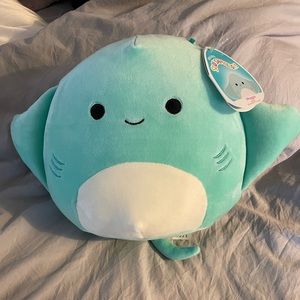 Maggie the Sting Ray Squishmallow